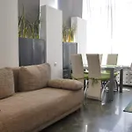 Apartment Center 25